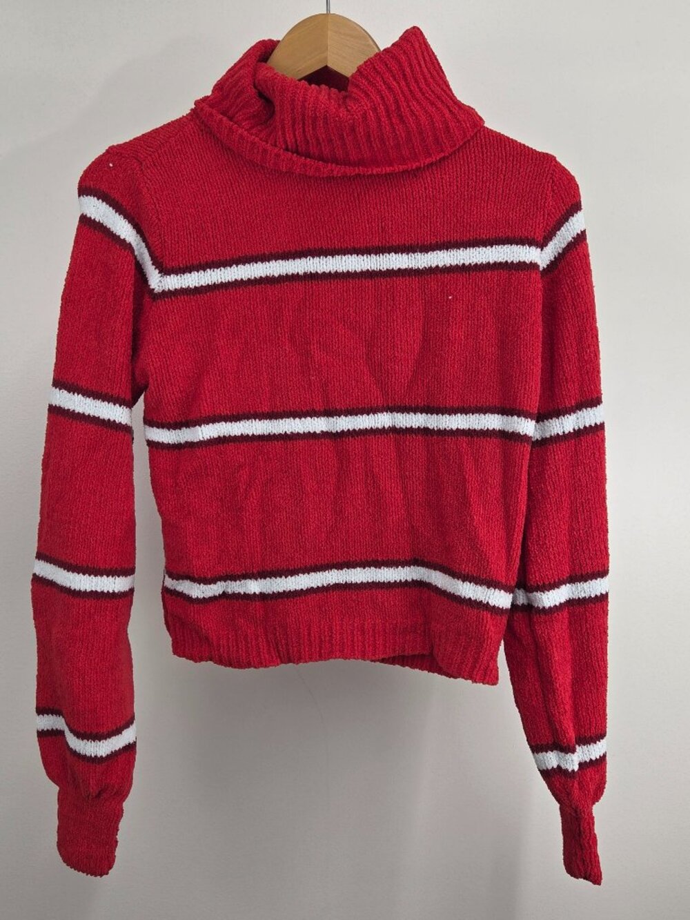 Wild Fable Turtleneck Sweater Women’s Medium Red Chenille Striped Knit Pullover